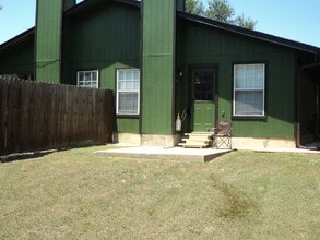 2419 Burleson Ct in Austin, TX - Building Photo - Building Photo