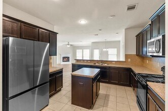 1729 Park Trails Blvd in Princeton, TX - Building Photo - Building Photo