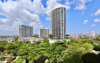 4000 Island Blvd in Aventura, FL - Building Photo - Building Photo