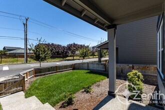 1454 NW 20th Ave in Battle Ground, WA - Foto de edificio - Building Photo