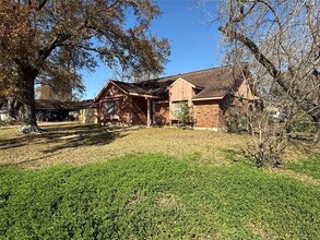 7447 Fondren Rd in Houston, TX - Building Photo - Building Photo