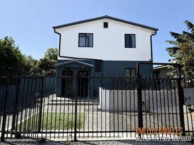 206 E 87th St in Los Angeles, CA - Building Photo