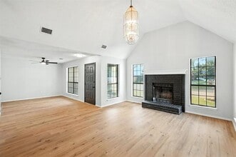 712 Greenleaf Dr in Arlington, TX - Building Photo - Building Photo