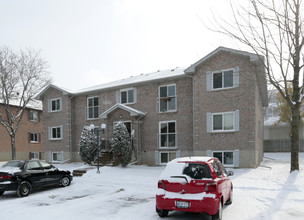 Northlake Condominiums in Waterloo, ON - Building Photo - Building Photo