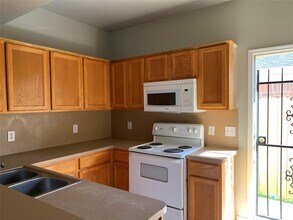 3730 Lehall St in Houston, TX - Building Photo - Building Photo