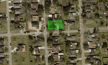 729 S 5th St in La Porte, TX - Building Photo - Building Photo