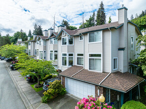 2101 - 2160 Pacific Elm Dr in Issaquah, WA - Building Photo - Building Photo