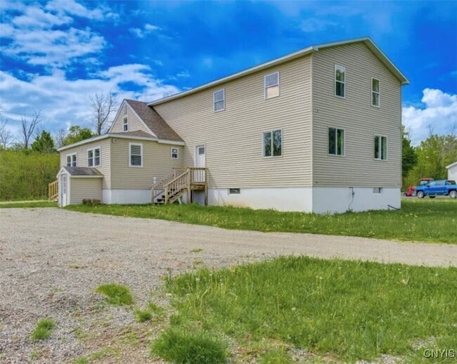 property at 276 Lakeshore Rd