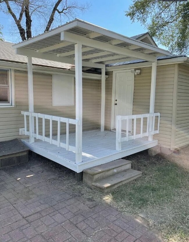 property at 4828 W 3rd St N