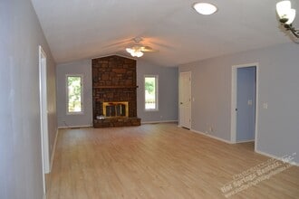 95 Murcia Way in Hot Springs, AR - Building Photo - Building Photo