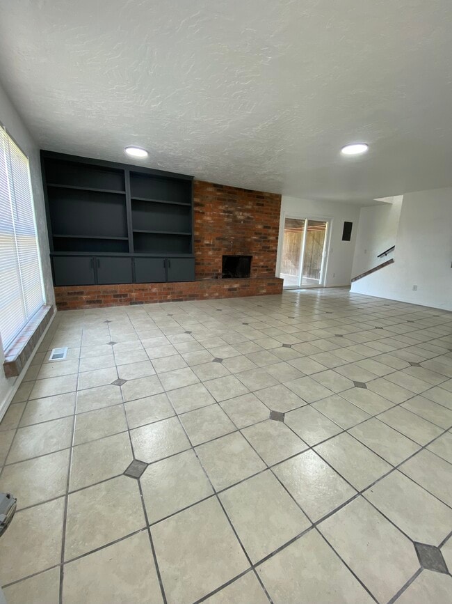 530 Westwood Ct in Oklahoma City, OK - Foto de edificio - Building Photo