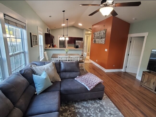 property at 3003 Country Club Dr