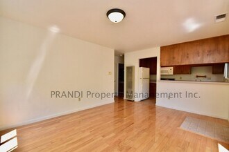 18 Somerset Pl in Novato, CA - Building Photo - Building Photo