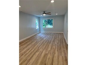 910 N Oliver Ave in Minneapolis, MN - Building Photo - Building Photo