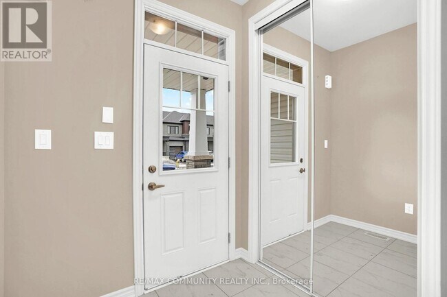 42 Sun Hvn Ln in Thorold, ON - Building Photo - Building Photo