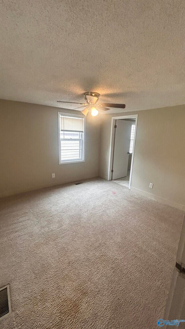 1109 Humes Ave NE in Huntsville, AL - Building Photo - Building Photo