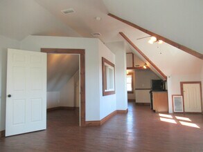 144 Disbrow St in Stratford, CT - Building Photo - Building Photo