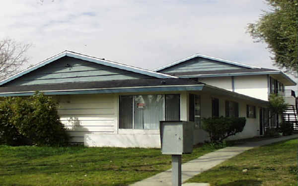 255 N Vallejo Way in Upland, CA - Building Photo - Building Photo