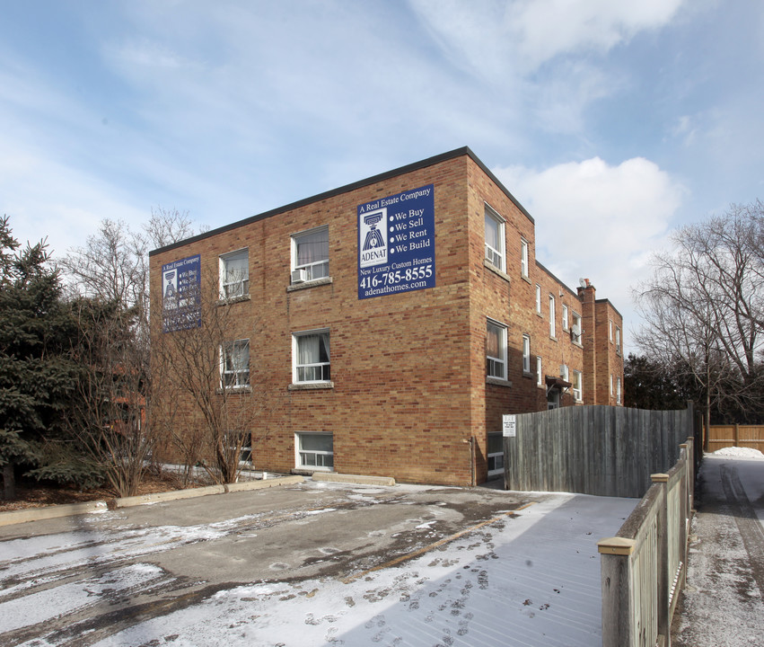 4089 Bathurst Rd in Toronto, ON - Building Photo