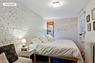 54 Sidney Pl in Brooklyn, NY - Building Photo - Building Photo