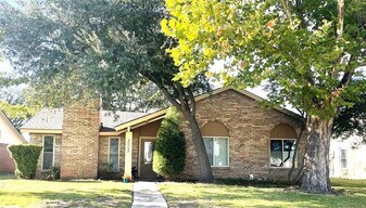 3005 Peachtree Ln in Plano, TX - Building Photo