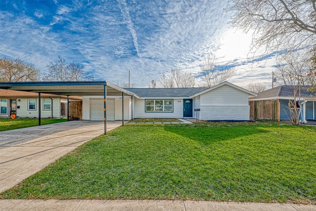 1914 Lynnview Dr in Houston, TX - Building Photo