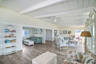 5185 Shore Dr-Unit -ID1248675P in Carlsbad, CA - Foto de edificio - Building Photo
