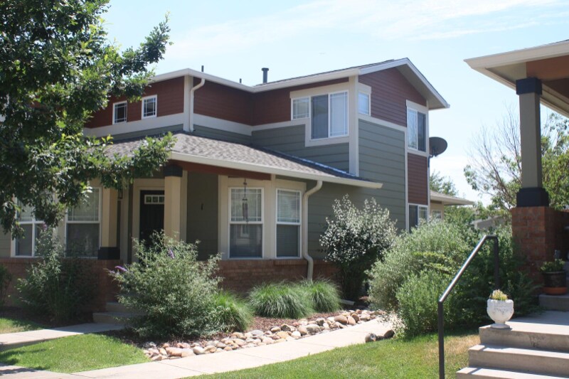 2575 Des Moines Dr in Fort Collins, CO - Building Photo
