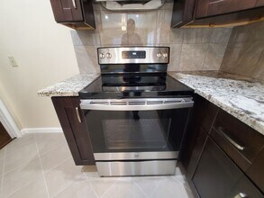 68 Central Ave in Redwood City, CA - Building Photo - Building Photo