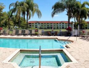 8264 Key Royal Cir, Unit 812 in Naples, FL - Building Photo - Building Photo