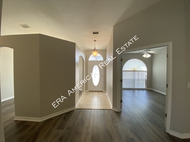 2110 Bahama Dr in Navarre, FL - Building Photo - Building Photo