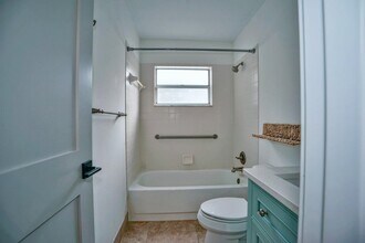 73 Admirals Ct in Palm Beach Gardens, FL - Foto de edificio - Building Photo