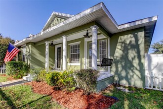 3038 Alachua Pl in New Port Richey, FL - Foto de edificio - Building Photo