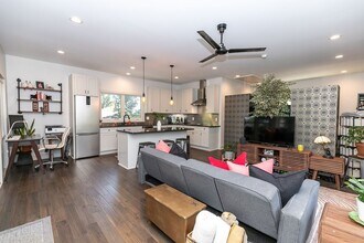 1084 Sanders Ave SE in Atlanta, GA - Building Photo - Building Photo