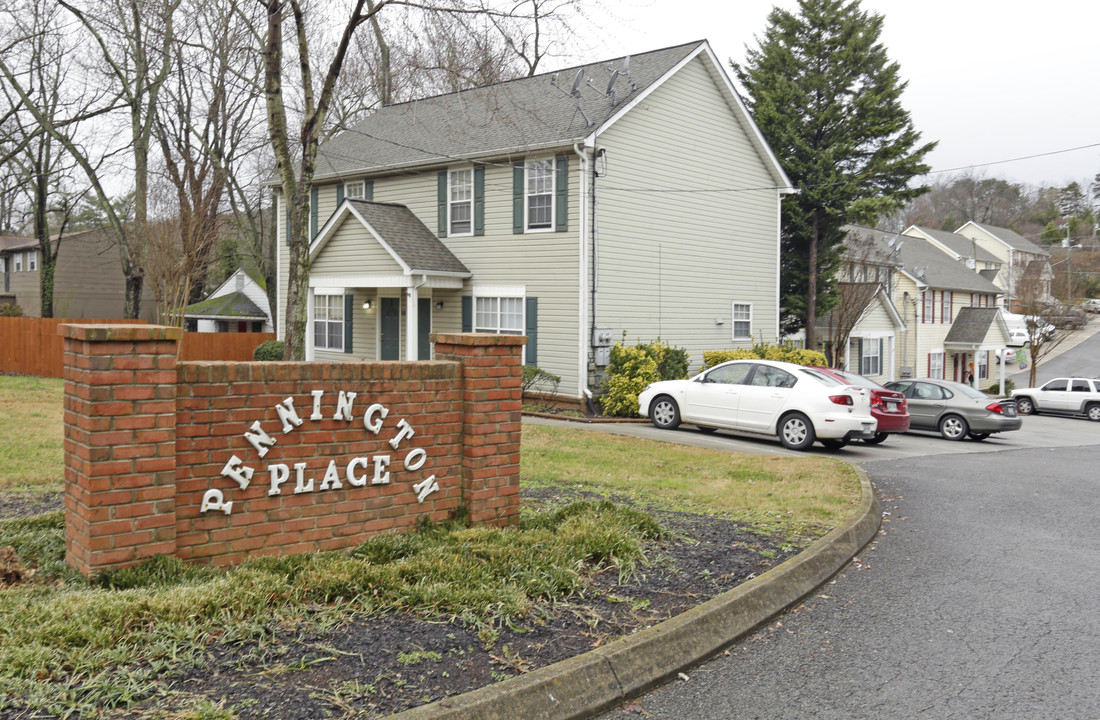 Pennington Place in Knoxville, TN - Building Photo