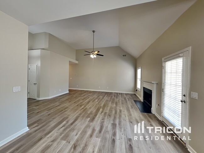 103 Meadow Side Ct in Carrollton, GA - Building Photo - Building Photo
