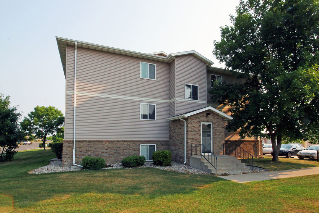 Eastwood in Moorhead, MN - Foto de edificio