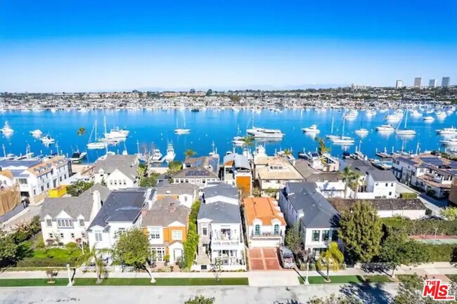 1508 E Balboa Blvd in Newport Beach, CA - Building Photo - Building Photo