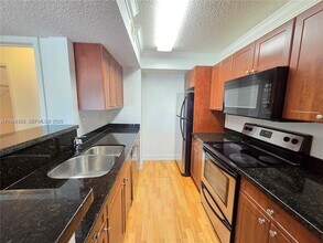 15650 SW 105th Ln in Miami, FL - Building Photo - Building Photo