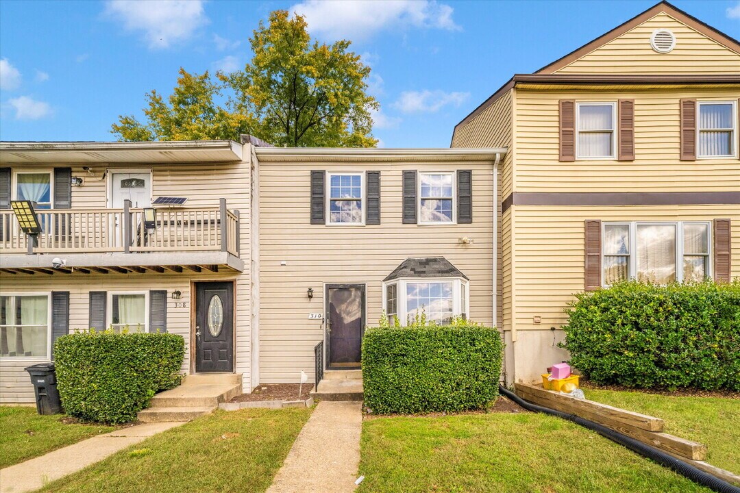 310 Harry S Truman Dr in Upper Marlboro, MD - Building Photo