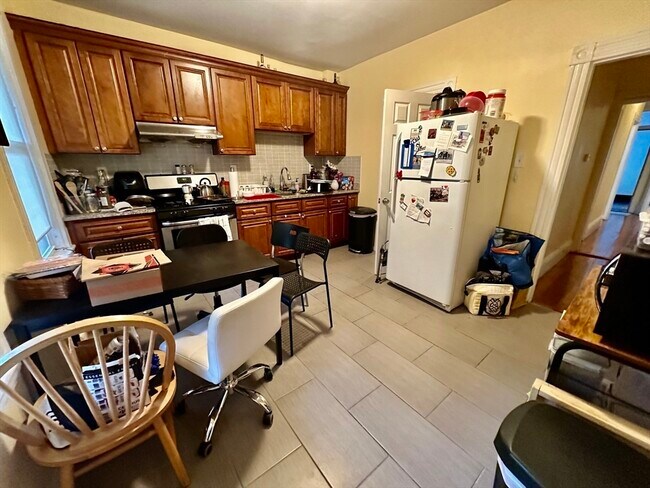 11 Raven St, Unit 2 in Boston, MA - Building Photo - Building Photo