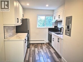 19 Hamilton St in St Thomas, ON - Building Photo - Building Photo