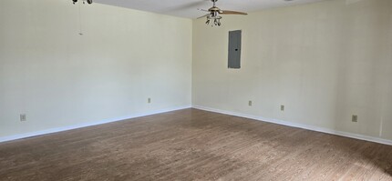 884 Darrow Ln in Hinesville, GA - Building Photo - Building Photo