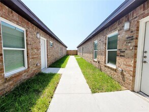 1809 Cari Nicole Ave in Edinburg, TX - Building Photo - Building Photo