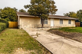 5831 Castle Lk Dr in San Antonio, TX - Building Photo - Building Photo