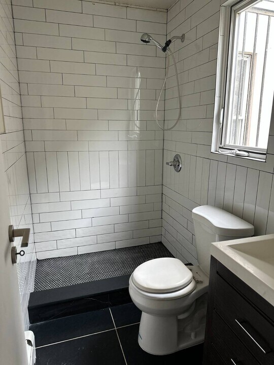 560 Fountain Ave in Brooklyn, NY - Foto de edificio