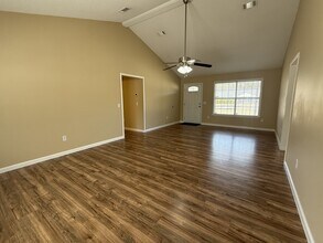 313 Pat Priester Dr in Ludowici, GA - Building Photo - Building Photo