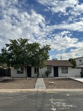 2769 E Virginia Ave in Phoenix, AZ - Foto de edificio - Building Photo