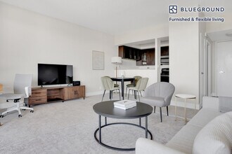 501 Forest Ave in Palo Alto, CA - Building Photo - Building Photo
