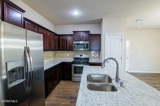 737 Sculcoates St in El Paso, TX - Building Photo - Building Photo